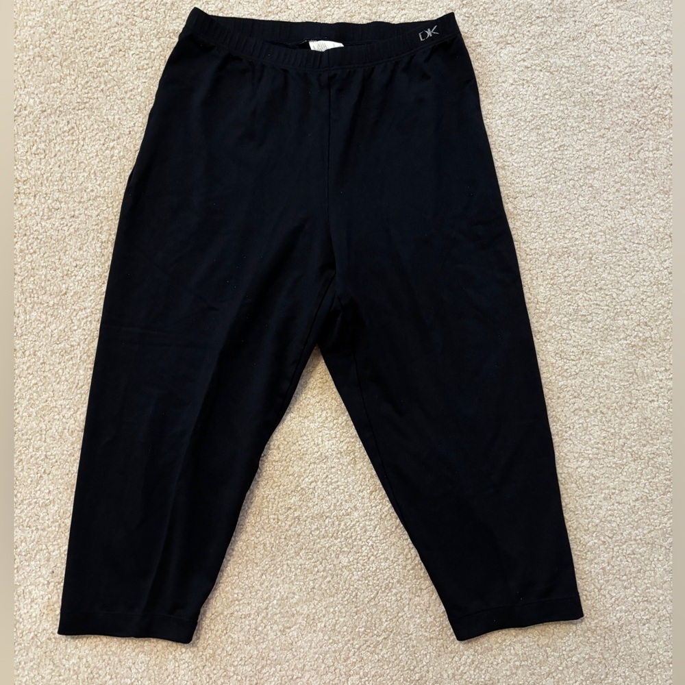 Donna Karan Black Stretch Knit Long Shorts Size Medium